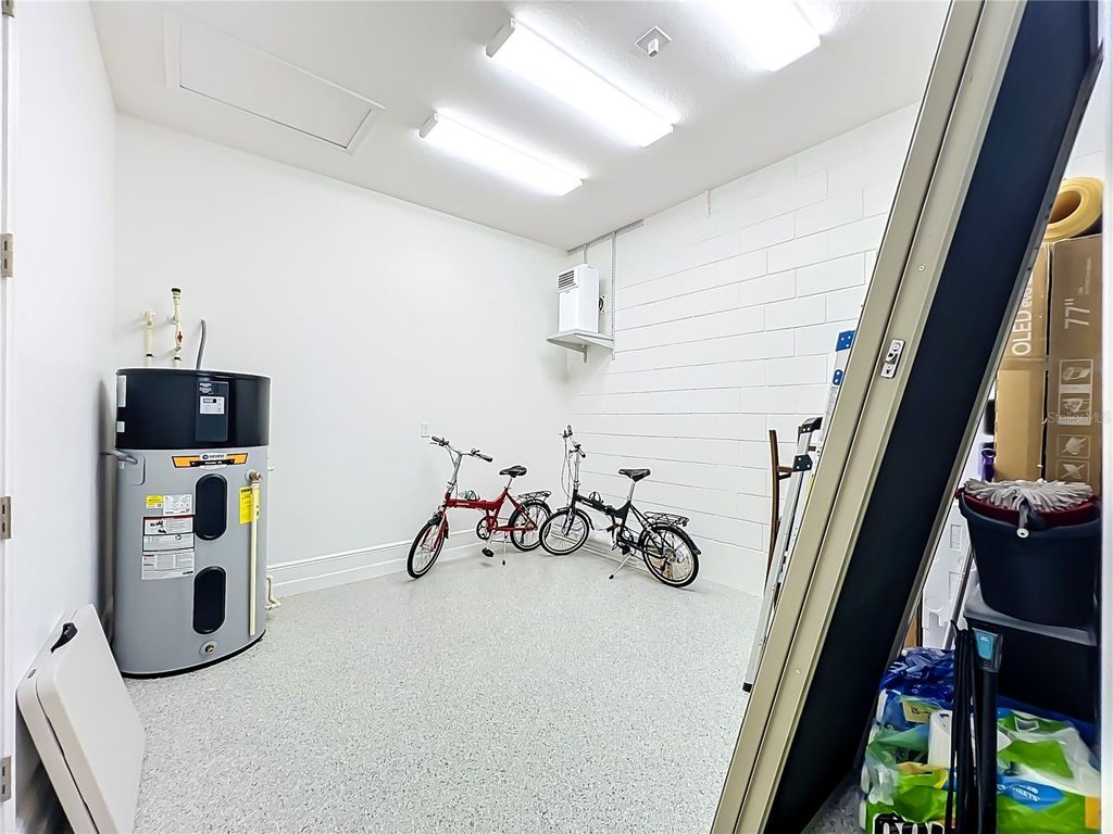 Image 59 of property listing at 13809 LARKTON LANE, Orlando, FL 32832