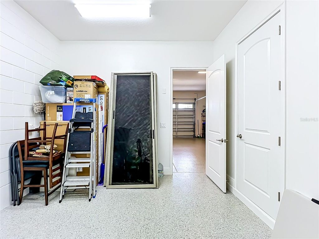 Image 60 of property listing at 13809 LARKTON LANE, Orlando, FL 32832