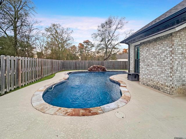 1107 Camellia Way, Denham Springs, LA 70726