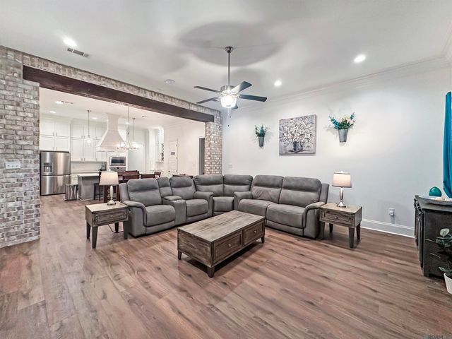 1107 Camellia Way, Denham Springs, LA 70726