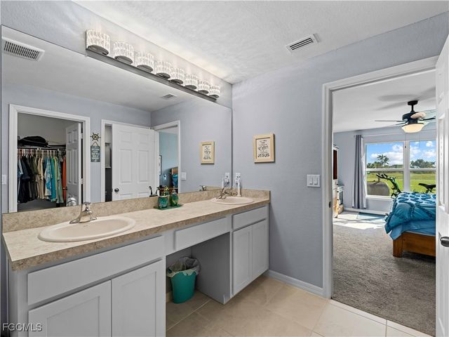 917 NW 13th AVE, Cape Coral, FL 33993