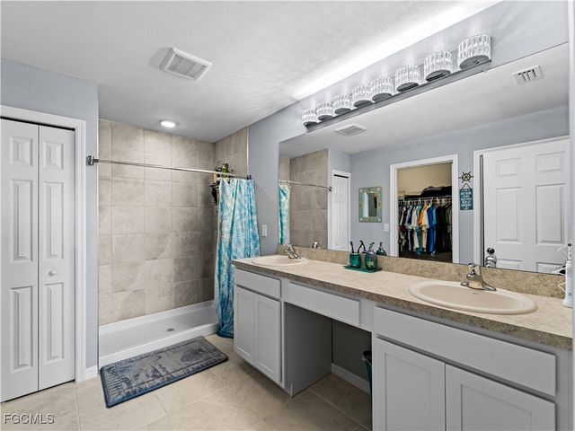 917 NW 13th AVE, Cape Coral, FL 33993