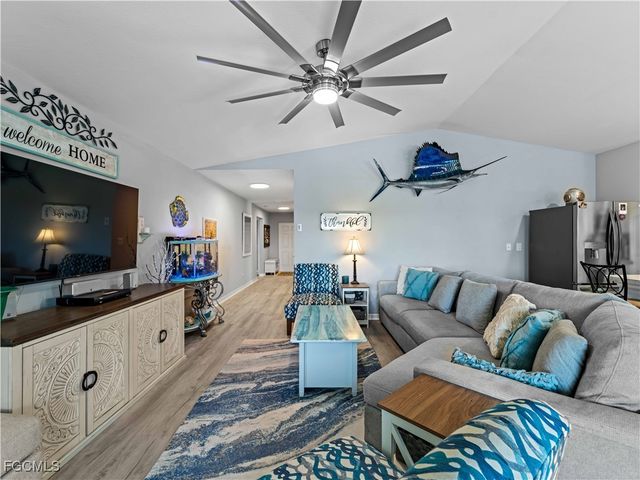 917 NW 13th AVE, Cape Coral, FL 33993