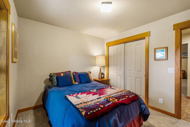 457 Gypsy Bay RD, Sagle, ID 83860