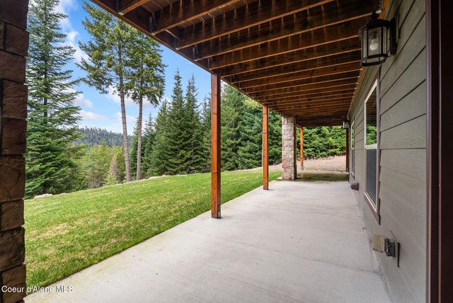 457 Gypsy Bay RD, Sagle, ID 83860