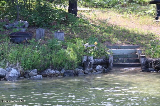 457 Gypsy Bay RD, Sagle, ID 83860