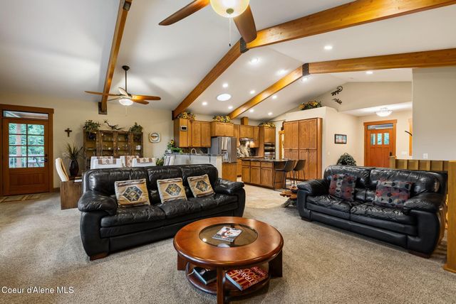 457 Gypsy Bay RD, Sagle, ID 83860