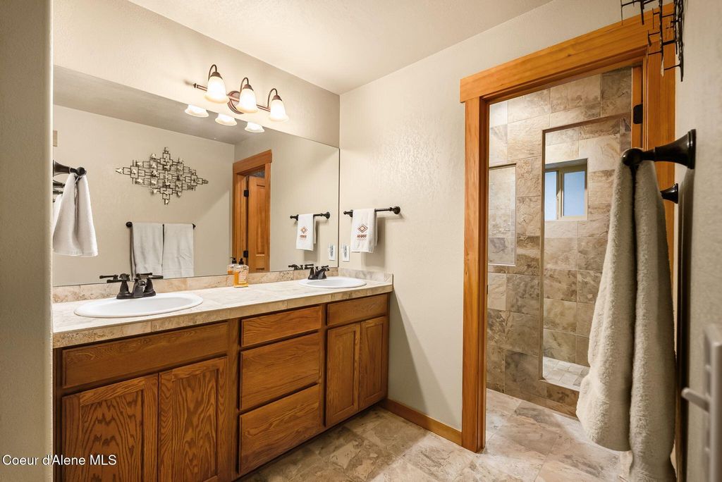 457 Gypsy Bay RD, Sagle, ID 83860 photo 36