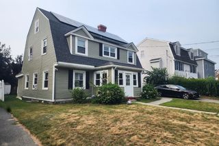 64 Salem St, Lawrence, MA 01843