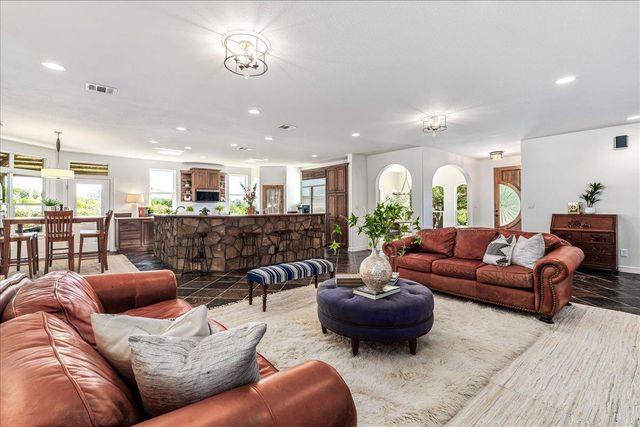 23802 Oscar RD, Spicewood, TX 78669