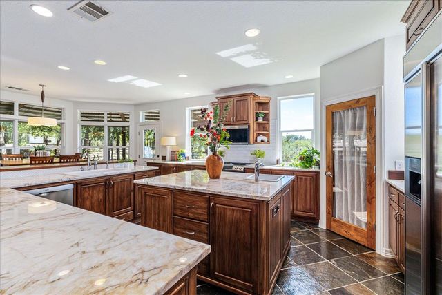 23802 Oscar RD, Spicewood, TX 78669