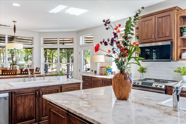 23802 Oscar RD, Spicewood, TX 78669