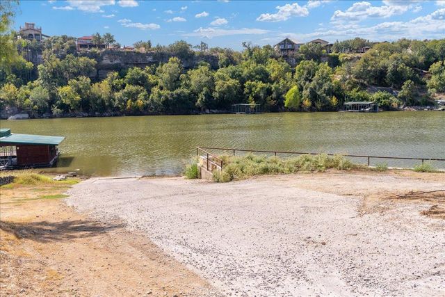 23802 Oscar RD, Spicewood, TX 78669
