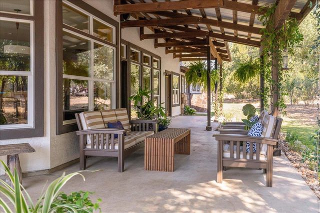 23802 Oscar RD, Spicewood, TX 78669
