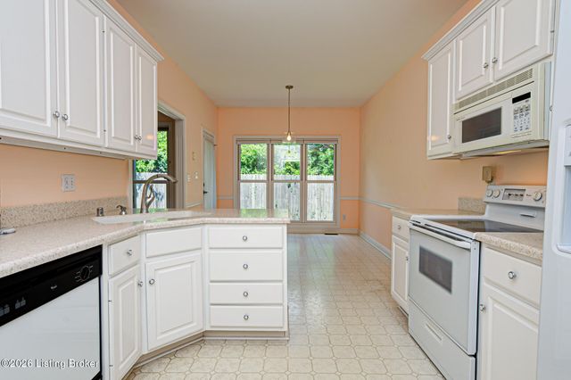 1421 Twin Ridge Rd, Louisville, KY 40242