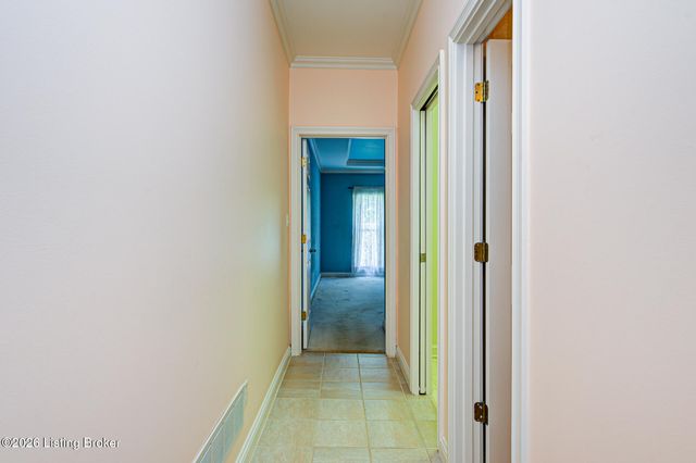 1421 Twin Ridge Rd, Louisville, KY 40242