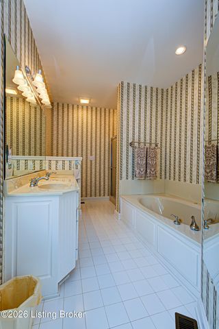 1421 Twin Ridge Rd, Louisville, KY 40242