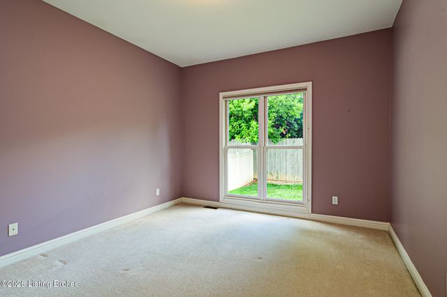 1421 Twin Ridge Rd, Louisville, KY 40242