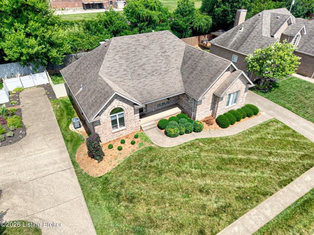 1421 Twin Ridge Rd, Louisville, KY 40242
