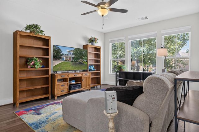 710 Arrow Point DR 18, Cedar Park, TX 78613