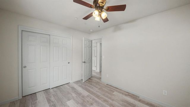 5560 Landon Ln, Riverbank, CA 95367