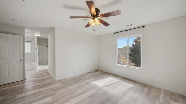 5560 Landon Ln, Riverbank, CA 95367