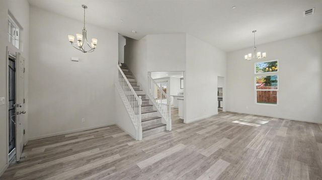 5560 Landon Ln, Riverbank, CA 95367