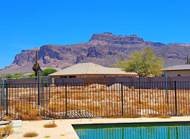 5076 E 18TH Avenue, Apache Junction, AZ 85119