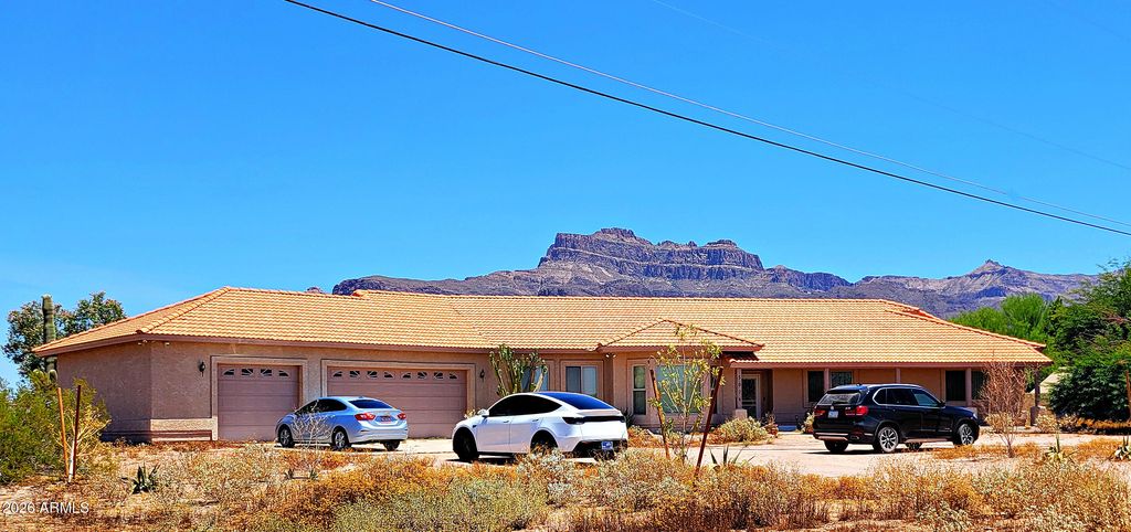 5076 E 18TH Avenue, Apache Junction, AZ 85119
