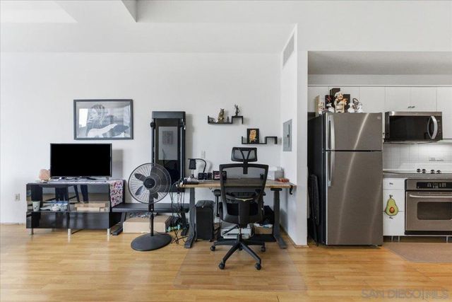 350 W Ash St 711, San Diego, CA 92101