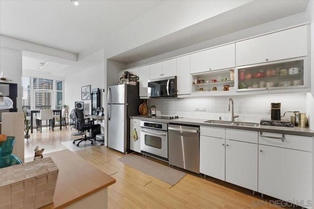 350 W Ash St 711, San Diego, CA 92101