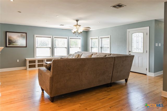 201 N Victoria Street, Victoria, TX 77901