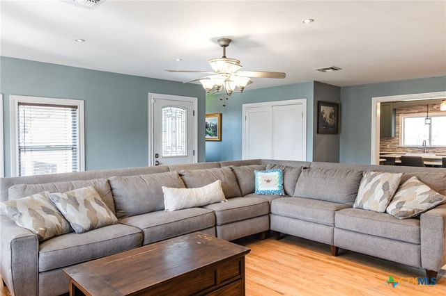 201 N Victoria Street, Victoria, TX 77901