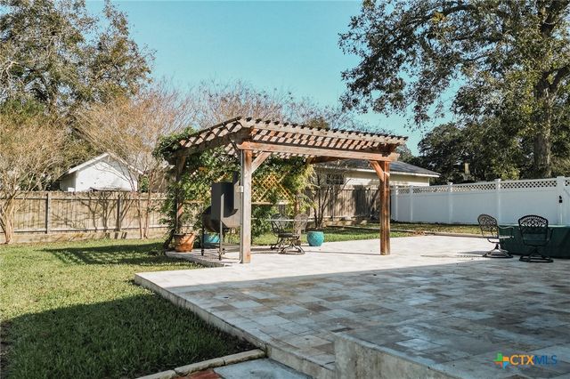 201 N Victoria Street, Victoria, TX 77901