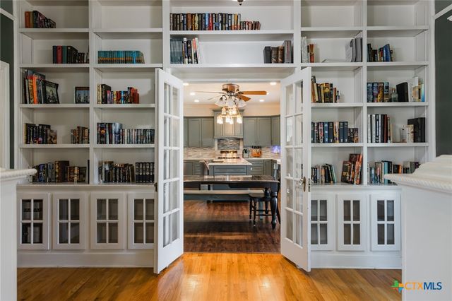 201 N Victoria Street, Victoria, TX 77901