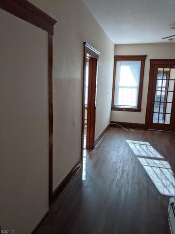 946 Elizabeth Ave, Elizabeth City, NJ 07201