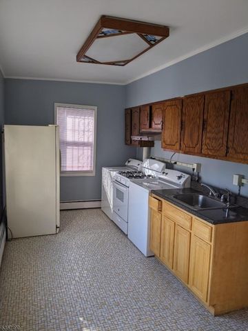 946 Elizabeth Ave, Elizabeth City, NJ 07201