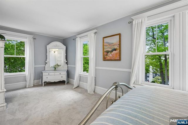 82 Arlington Avenue, Caldwell, NJ 07006