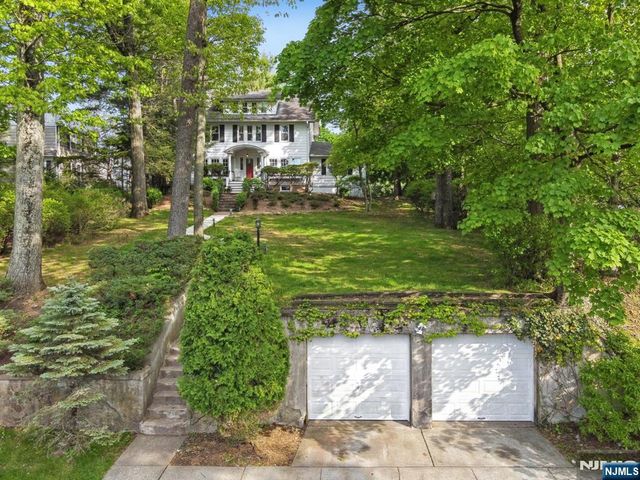 82 Arlington Avenue, Caldwell, NJ 07006