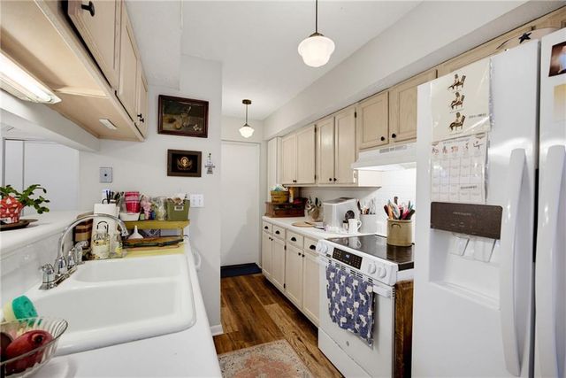 1352 Old Coach Road SW, Marietta, GA 30008