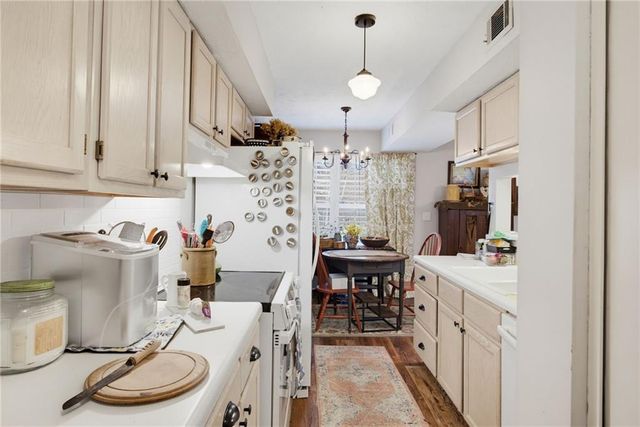 1352 Old Coach Road SW, Marietta, GA 30008