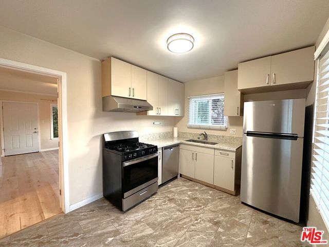 2027 Euclid Street A, Santa Monica, CA 90405