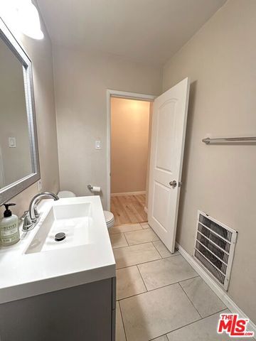 2027 Euclid Street A, Santa Monica, CA 90405