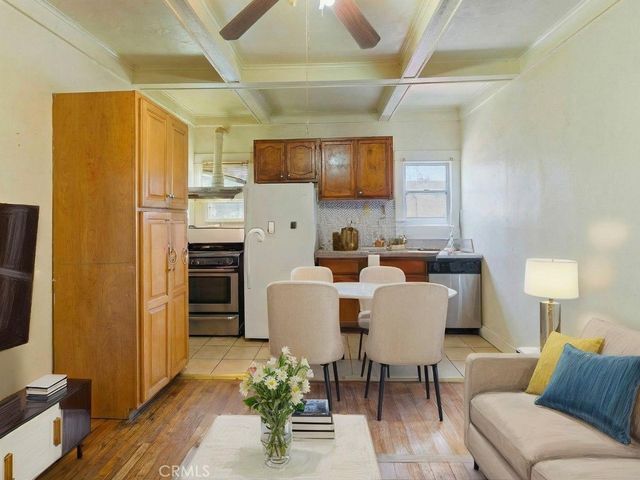 608 W 52nd, Los Angeles, CA 90037
