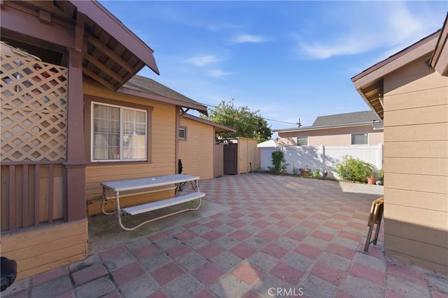 608 W 52nd, Los Angeles, CA 90037