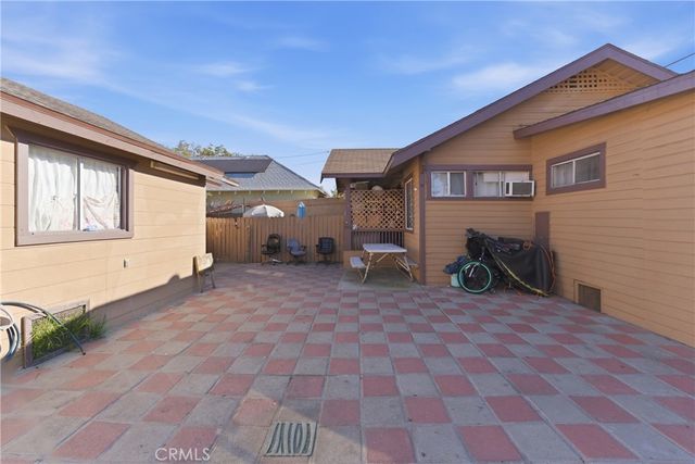 608 W 52nd, Los Angeles, CA 90037