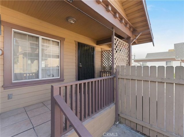 608 W 52nd, Los Angeles, CA 90037