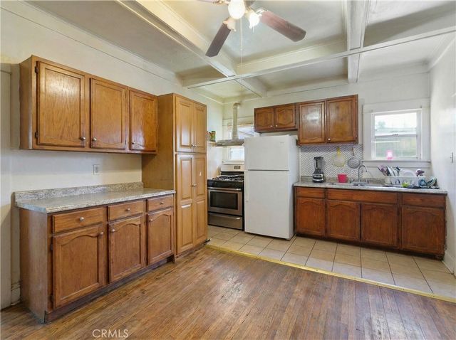 608 W 52nd, Los Angeles, CA 90037
