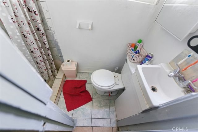608 W 52nd, Los Angeles, CA 90037