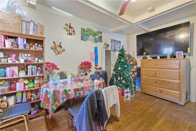 608 W 52nd, Los Angeles, CA 90037